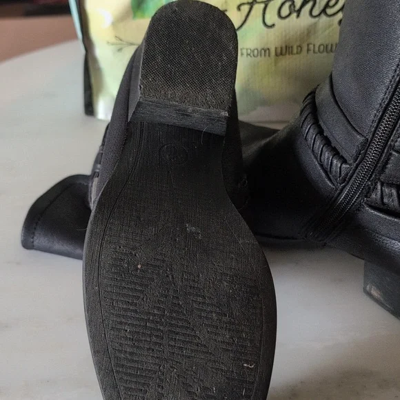 Bare traps Boots - Picture 7 of 7